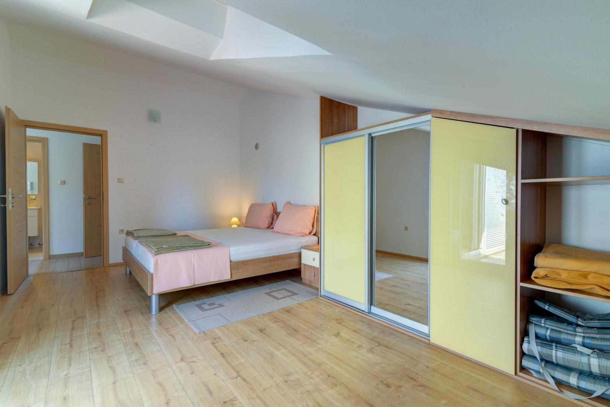 Apartmani Lili Novi Vinodolski Exterior foto